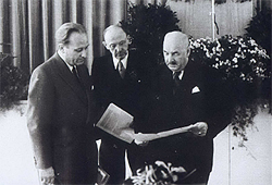 1953 Einweihung des BKA-Haupthauses in Wiesbaden durch den Bundesminister des Innern, Dr. Robert Lehr (verweist auf: Einweihung des BKA-Haupthauses)