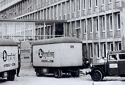 1953 - Bezug des BKA-Neubaus in Wiesbaden (verweist auf: Der erste BKA-Neubau in Wiesbaden wird bezogen.)